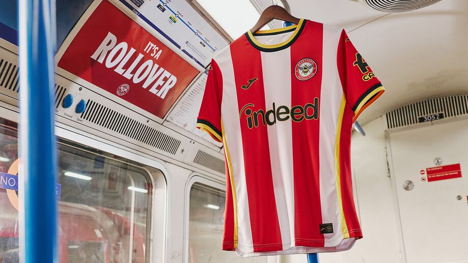 A camisola do Brentford para 2026/27 e 2027/28