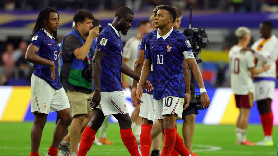 Jogadores franceses desolados após serem eliminados do Mundial'2026