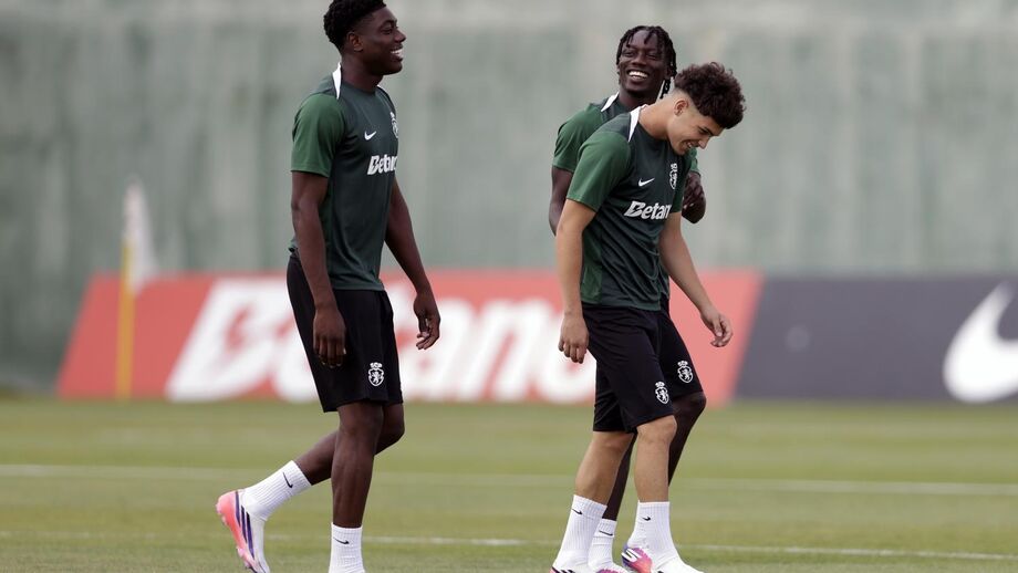 Issa Doumbia (à esquerda) tem-se destacado pela facilidade de remate