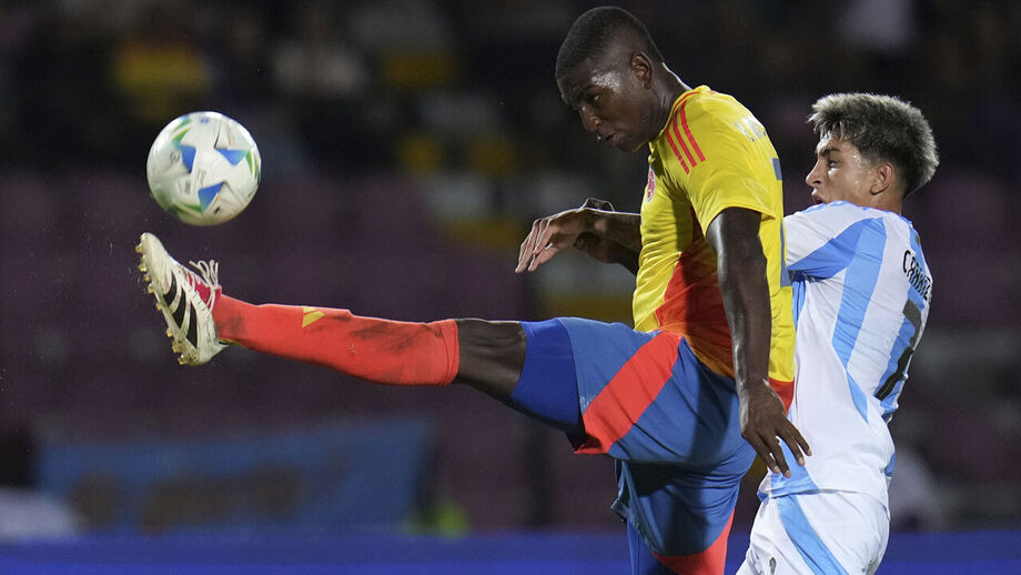 Yeimar Mosquera ao serviço dos sub-20 da Colômbia 