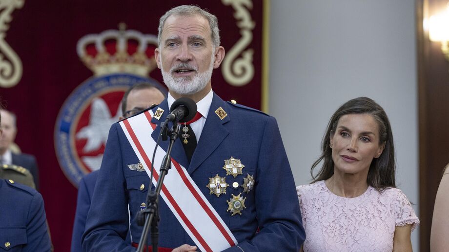 Rei Felipe VI ao lado da rainha Letizia