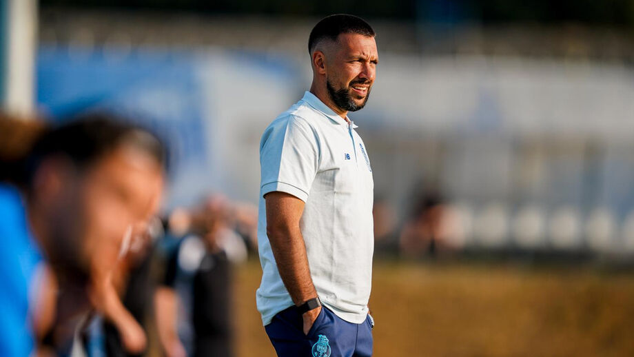 Farioli promove atividades de grupo no estágio do FC Porto