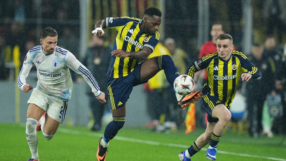 Jhon Durán jogou no Fenerbahçe na época passada