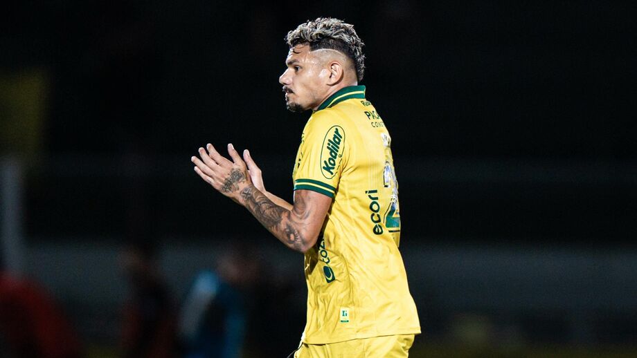 Tiquinho Soares esteve cedido ao Mirassol
