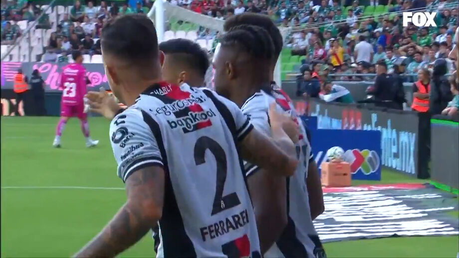 Duk em destaque na vitória frente ao Club León