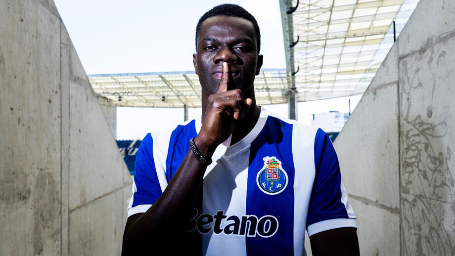 Oficial: Mame Niang reforça o FC Porto até 2030