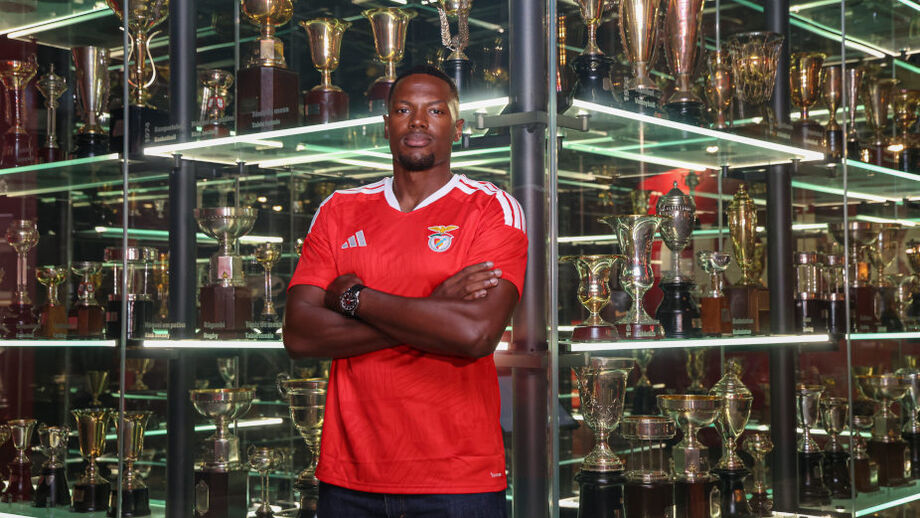 Aurélien Padolus reforça as águias 