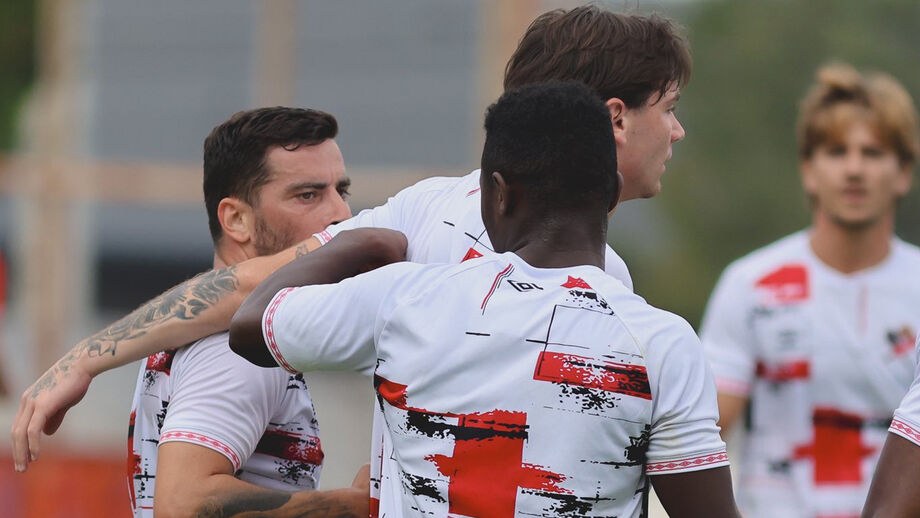 Leixões vence particular com o S. João Ver