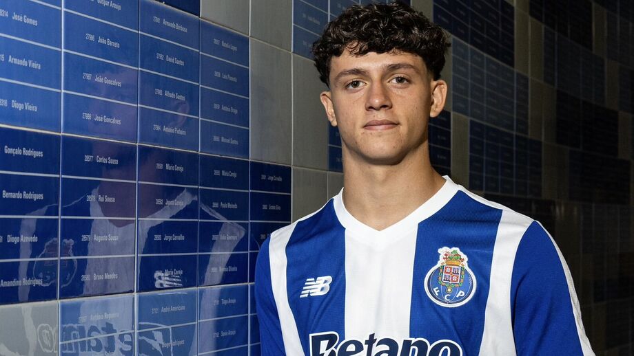 Martim Chelkim fica com uma cláusula de rescisão de 50 milhões de euros