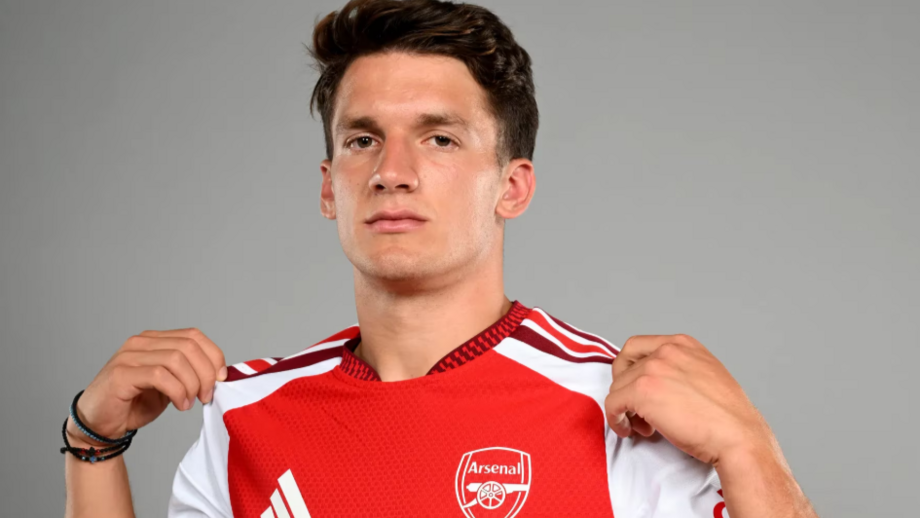 Christos Tzolis é reforço do Arsenal