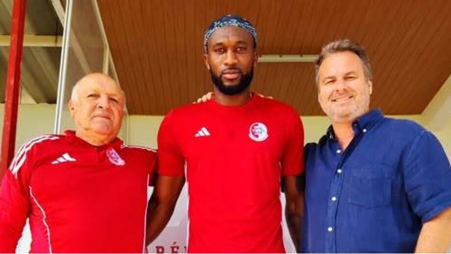 Kelechi John reforça U. Santarém com mais de 100 jogos na 2ª Liga
