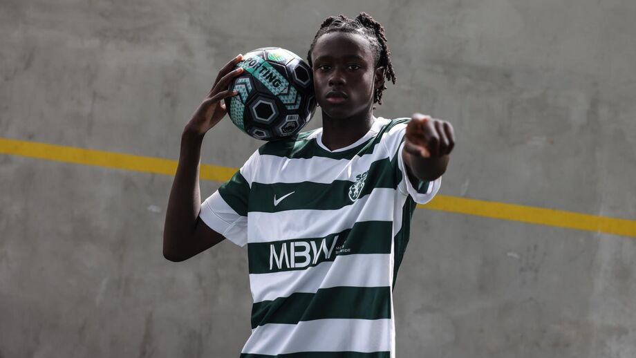 Júnior Buaro assina contrato profissional com o Sporting, joga nos sub-19 do clube