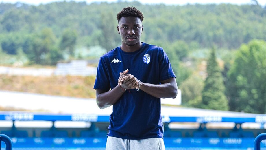 Alfred Caicedo reforça Vizela