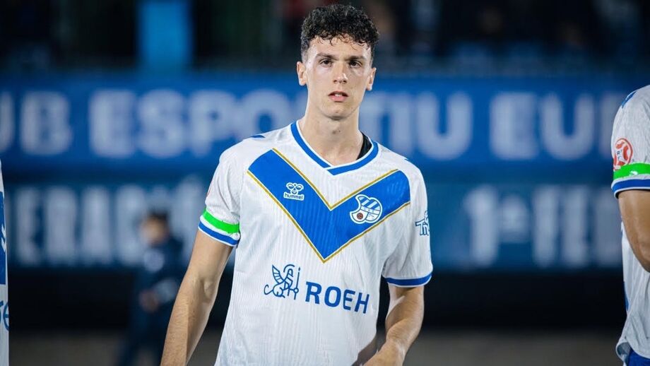 Jogador optou por continuar em Espanha