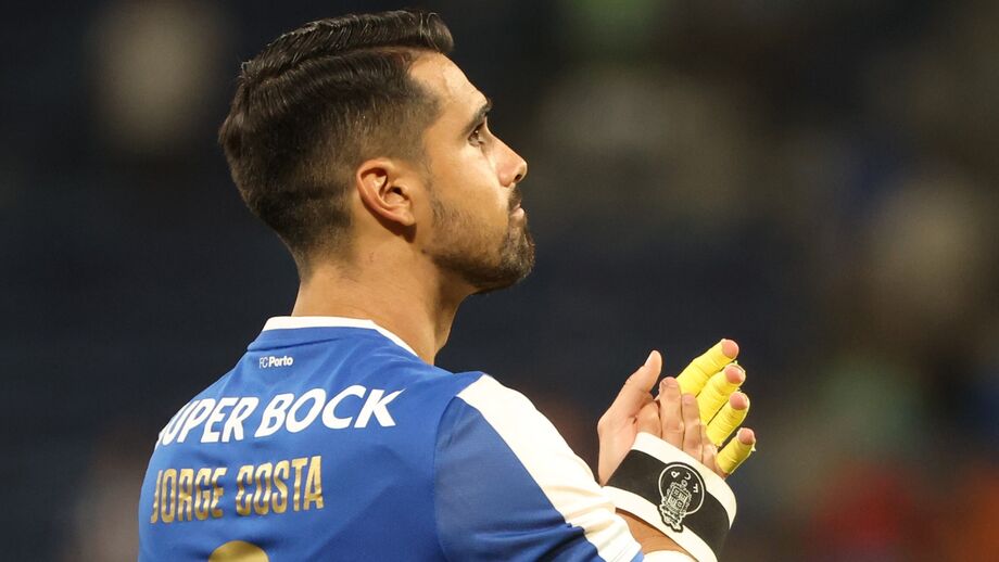 Diogo Costa  vestiu a camisola 2  de Jorge Costa  no jogo que se  seguiu ao  falecimento do antigo capitão