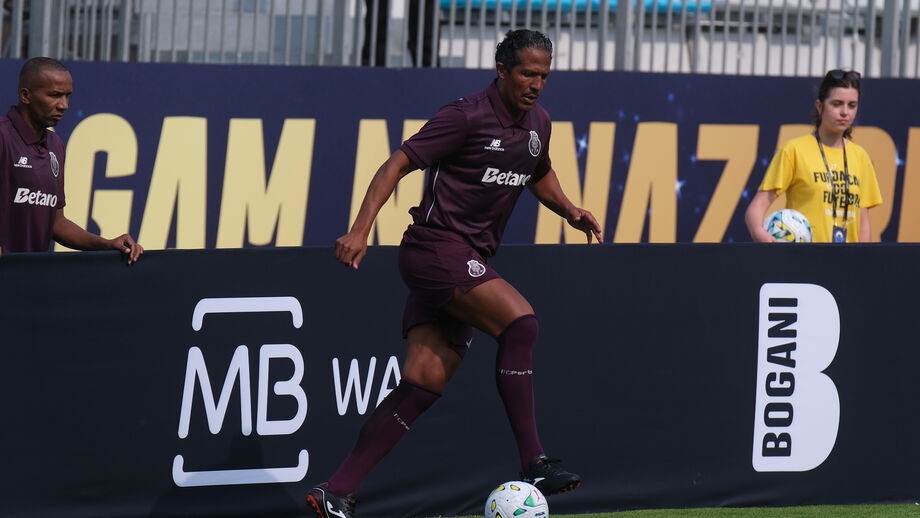 Bruno Alves defendeu FC Porto no Portugal Legends, na Nazaré