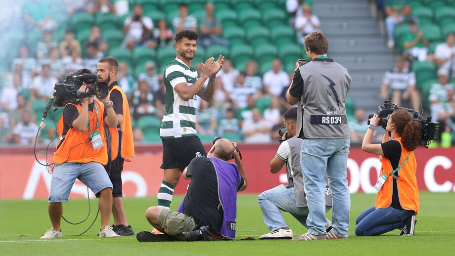 Luis Suárez apresentado no Troféy Cinco Violinos