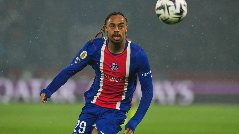 Bradley Barcola em jogo do PSG