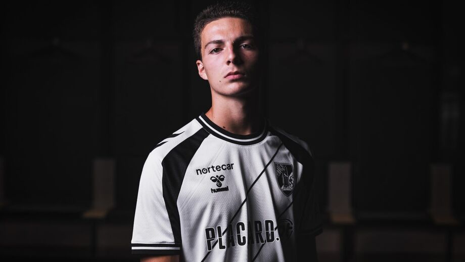 Santiago Verdi renova com o V. Guimarães