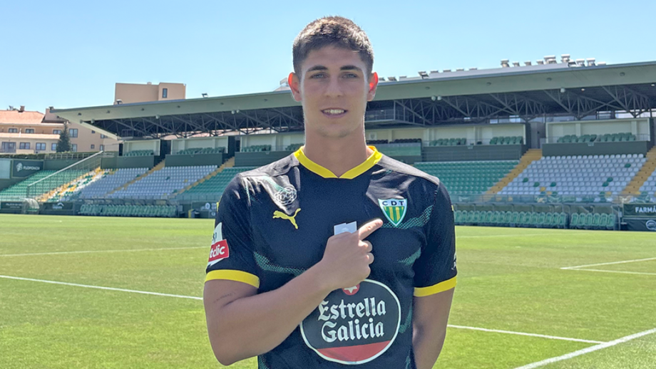 Farru oficializado no Tondela