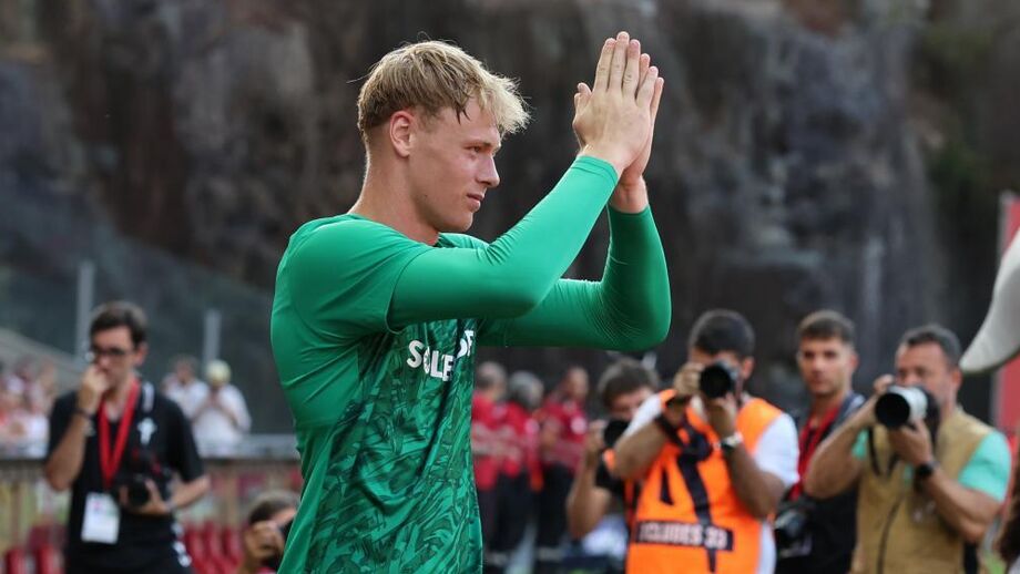 Hornicek no jogo de apresentação com o Celta Vigo