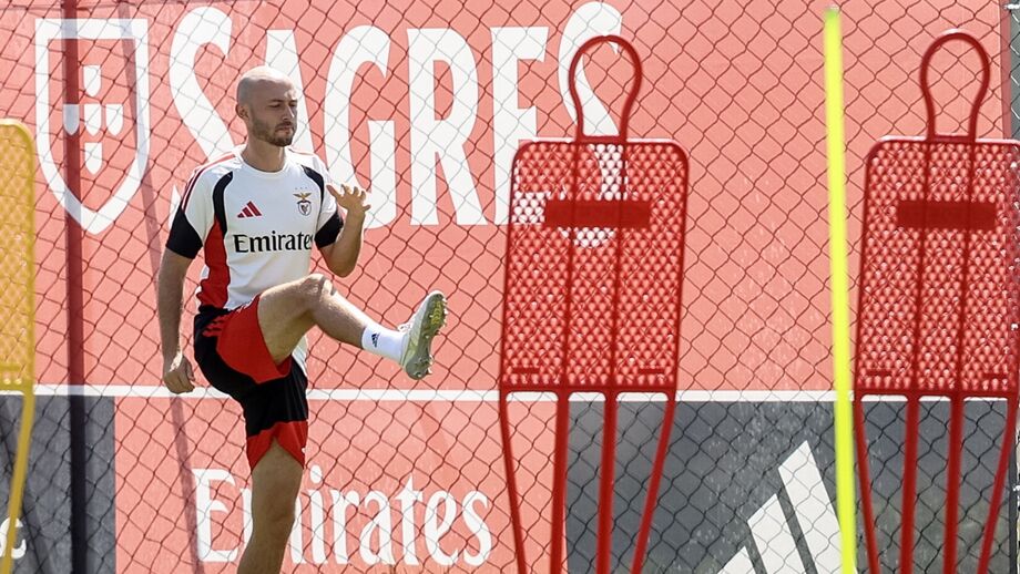 Aursnes durante o treino do Benfica