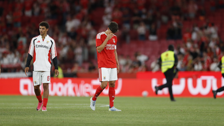 Logo após o apito final do encontro contra o St. Gallen, para a Liga Europa