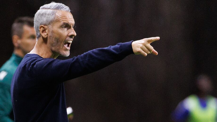 Carlos Vicens, treinador do Sp. Braga, durante o jogo contra o Zeleznicar