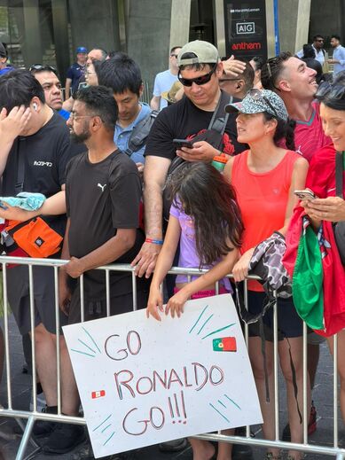 Portugal com forte apoio à porta do hotel em Toronto