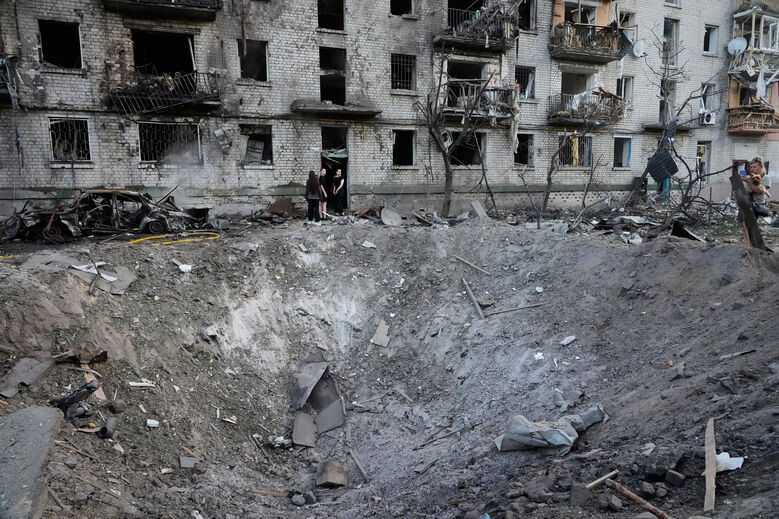 Várias vagas de mísseis e drones bombardearam Kiev e outras cidades ucranianas esta madrugada