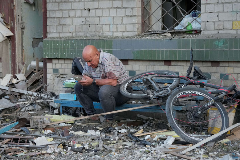 Várias vagas de mísseis e drones bombardearam Kiev e outras cidades ucranianas esta madrugada