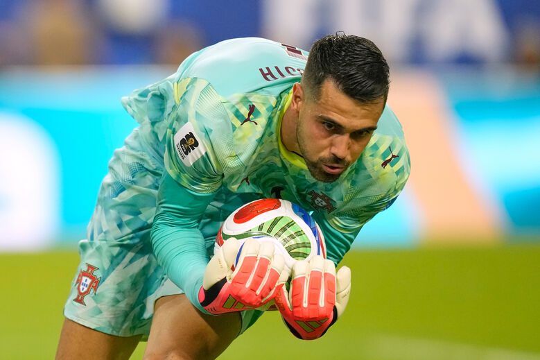 Diogo Costa titular na seleção portuguesa