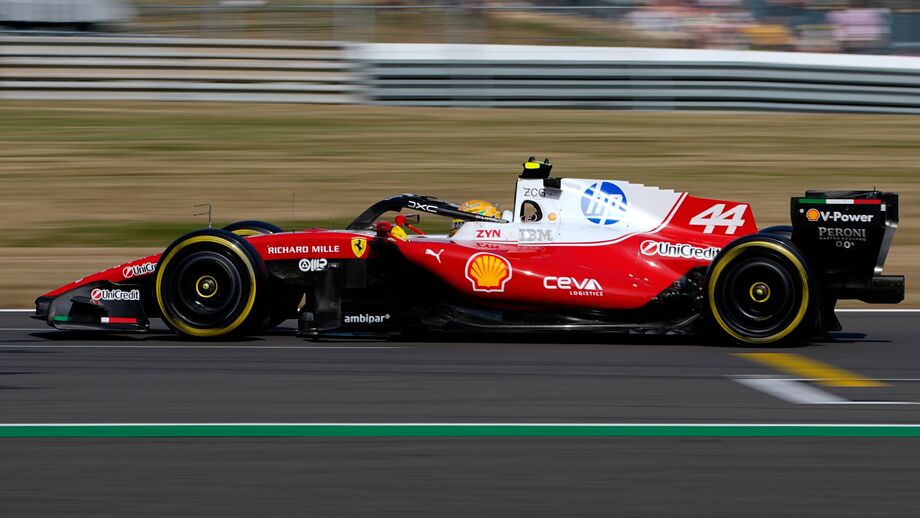 Lewis Hamilton festejou em casa