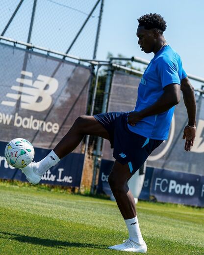 Samu em trabalho com bola