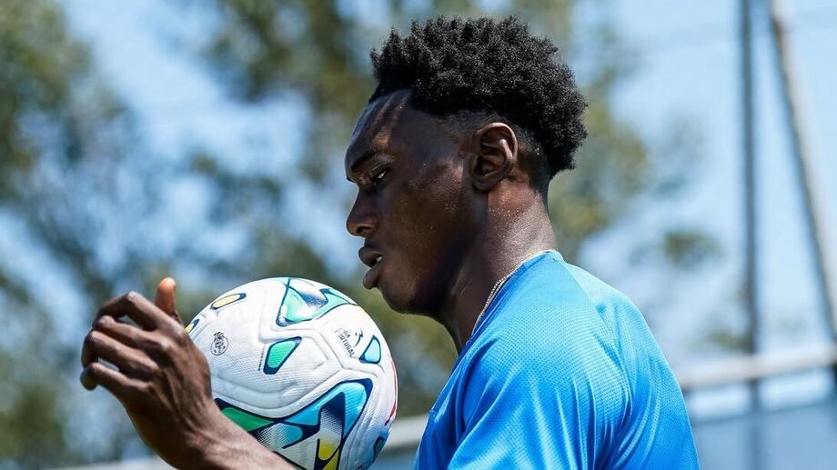 Samu em trabalho com bola