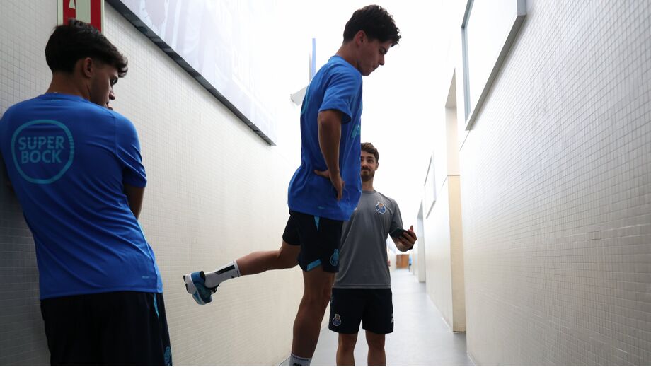 Jogadores cumprem testes físicos