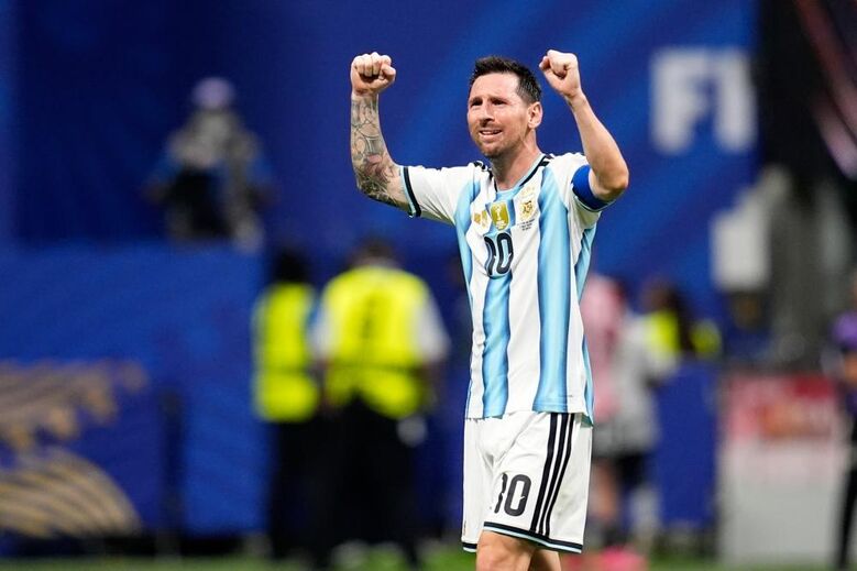 Messi não segurou as lágrimas após a vitória da Argentina sobre o Egito