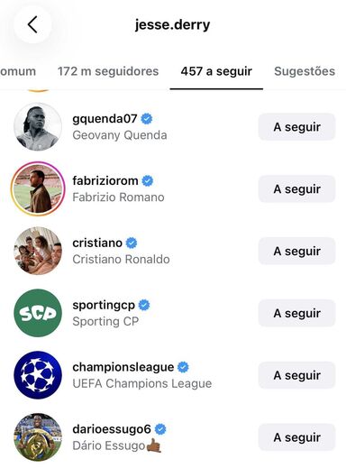 Jogador segue o Sporting nas redes