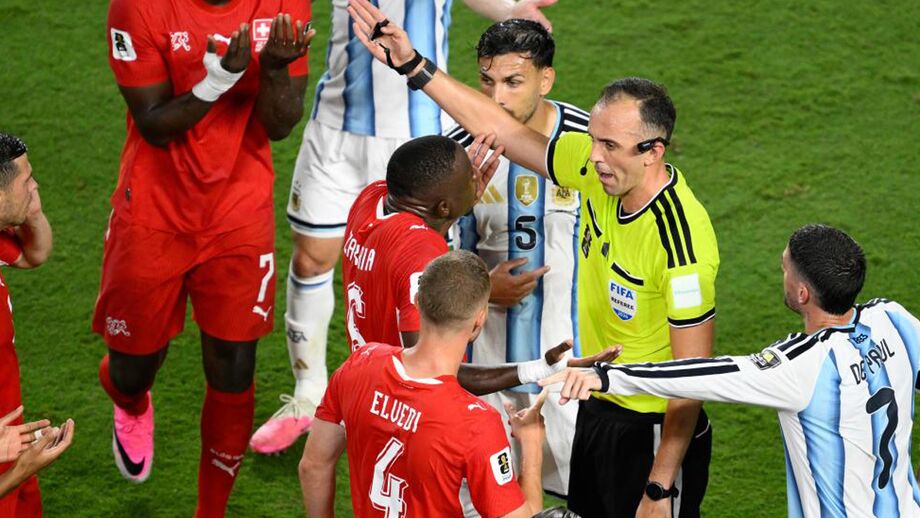 Arbitragem de João Pinheiro no Argentina-Suíça