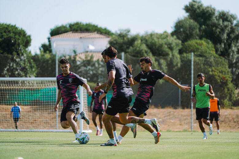  Académico Viseu estagia em Cádiz