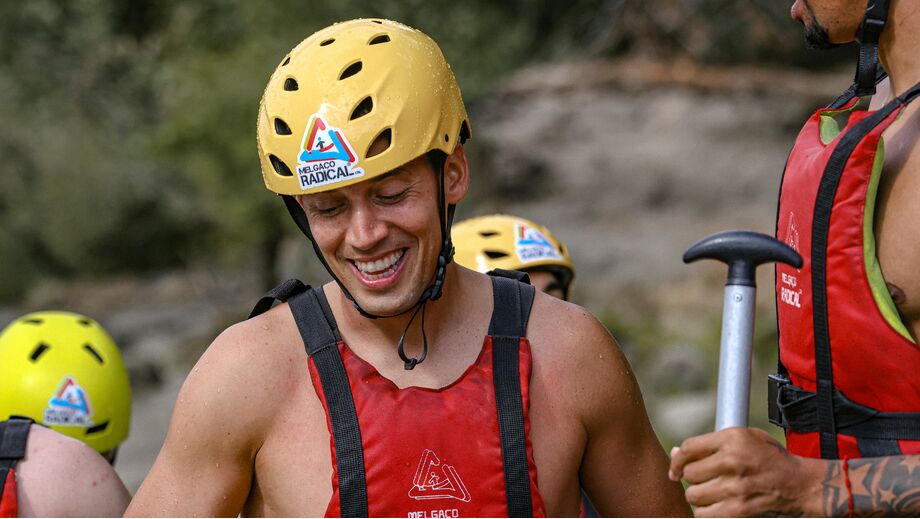 Luís Pinto na sessão de 'rafting' do Gil Vicente