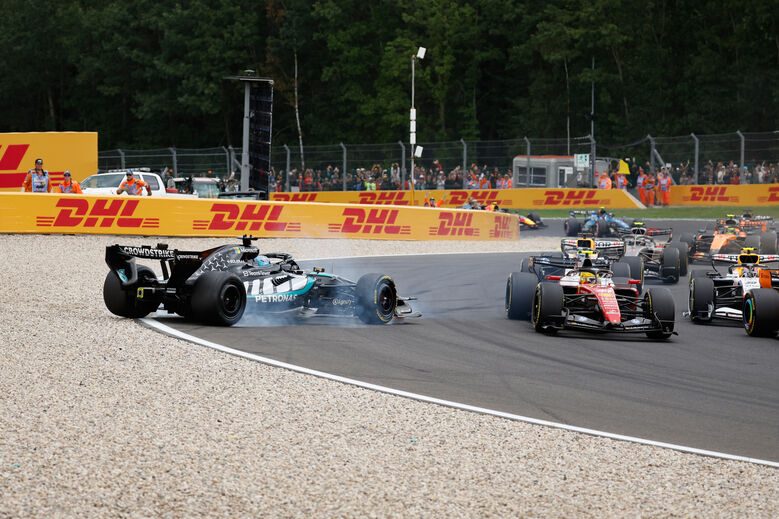Imagens do despiste de George Russell no GP da Bélgica