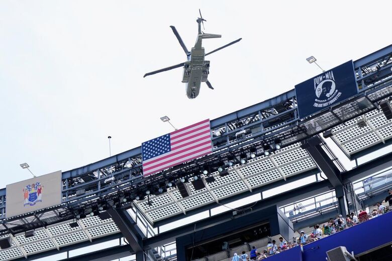 Trump chega de helicóptero a East Rutherford para assistir à final do Mundial. Presidente vai entregar troféu