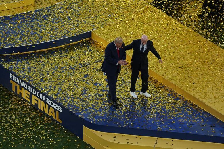 Trump entregou a taça de campeão
