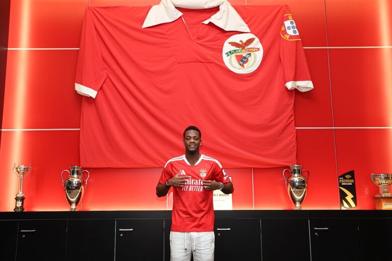 As imagens da apresentação de Jhon Durán como reforço do Benfica