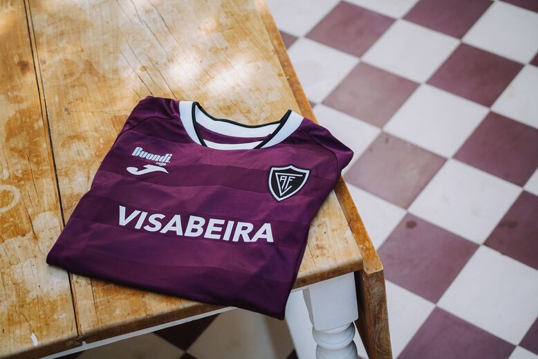 Terceiro equipamento do Académico Viseu para 2026/27