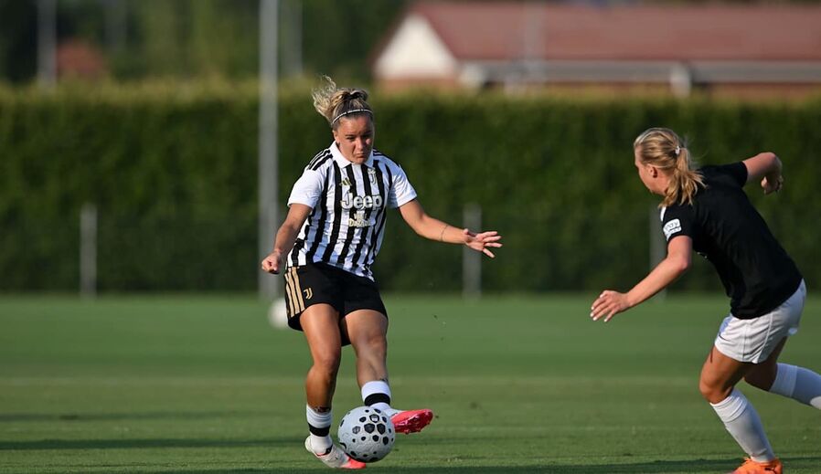 Ana Capeta continua a faturar pela Juventus