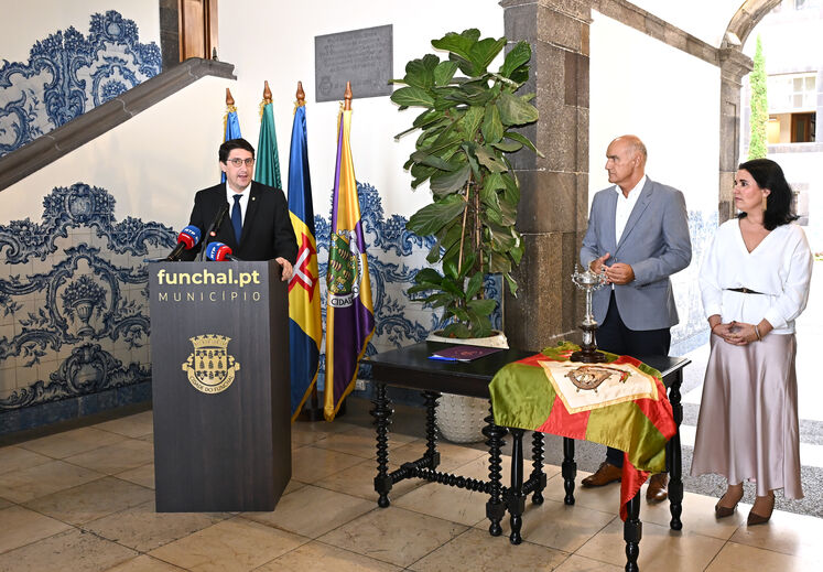 Assinatura de protocolo de cooperação entre a Câmara Municipal do Funchal (CMF) e o Marítimo para apoio financeiro global, contemplando especificamente uma verba para apoiar o Museu do Marítimo.