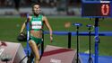 Mariana Machado ao cruzar a meta