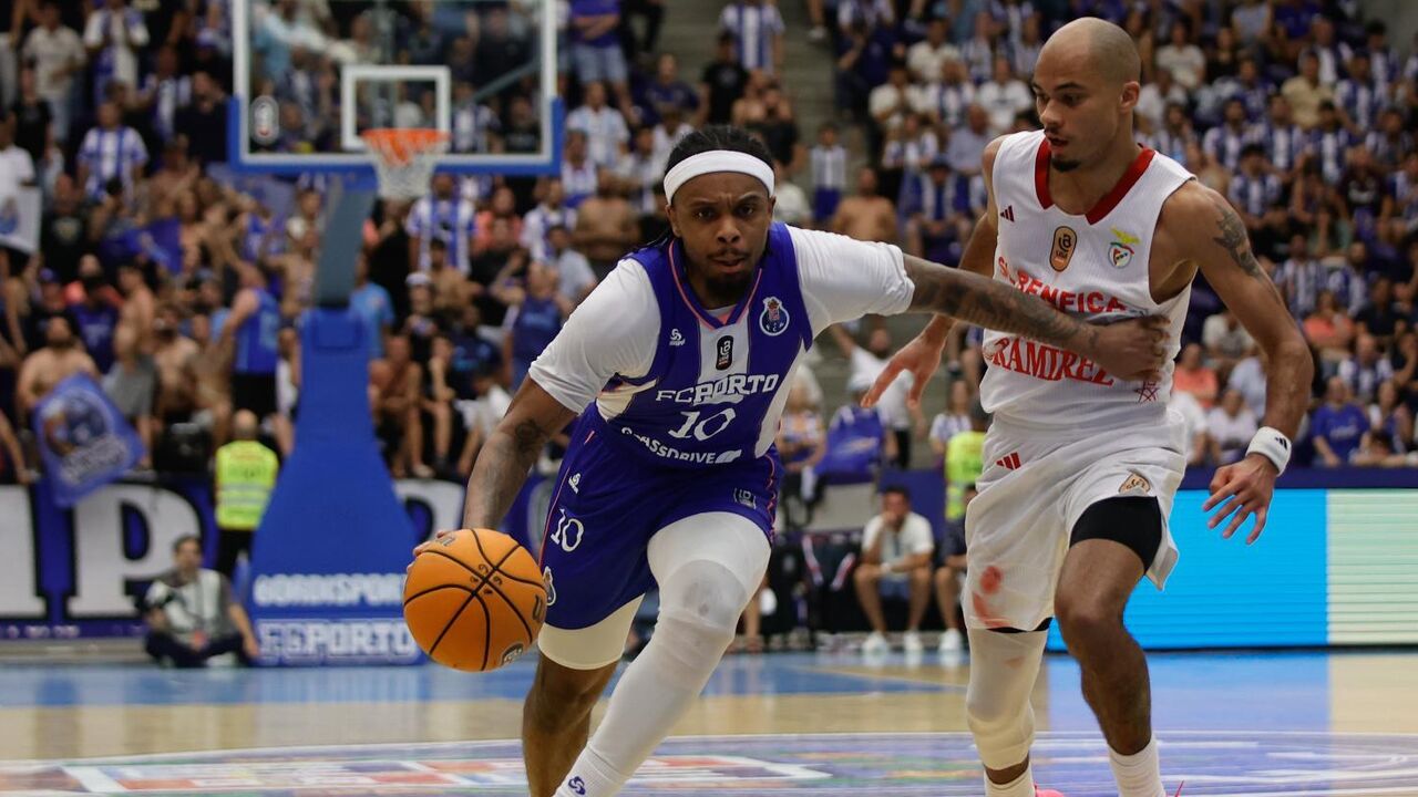 Corey Allen no jogo frente ao Benfica